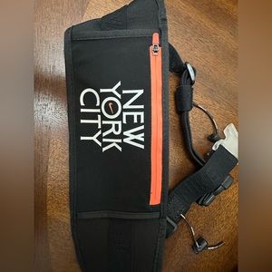 Nike running clip belt with pocket( Fannie pack )